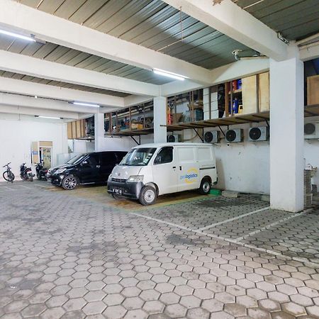 Reddoorz Plus Syariah Near Mall Pondok Indah Jakarta Exterior foto