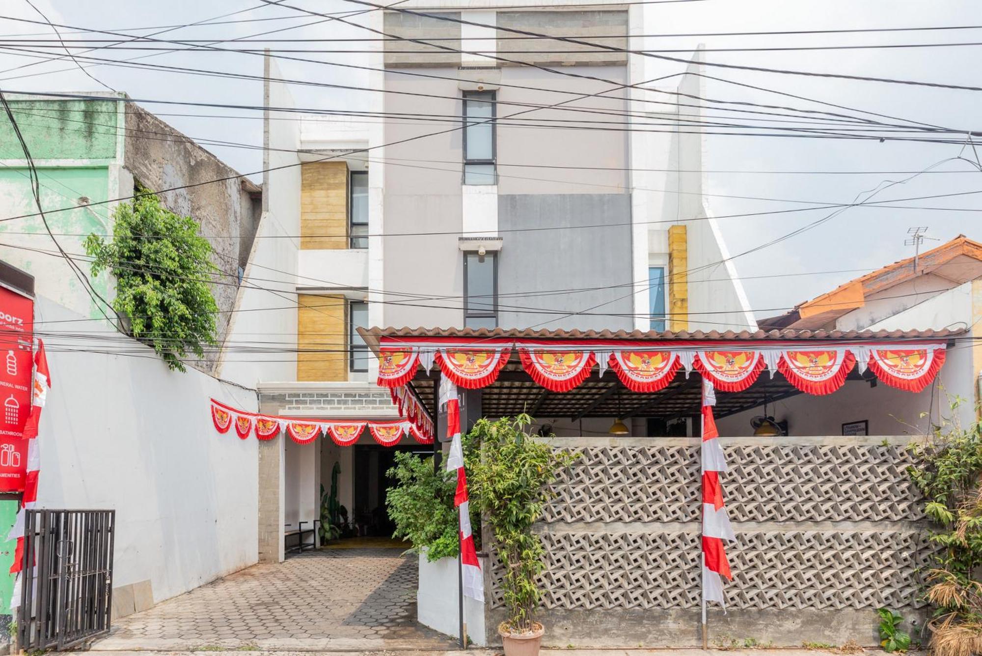Reddoorz Plus Syariah Near Mall Pondok Indah Jakarta Exterior foto